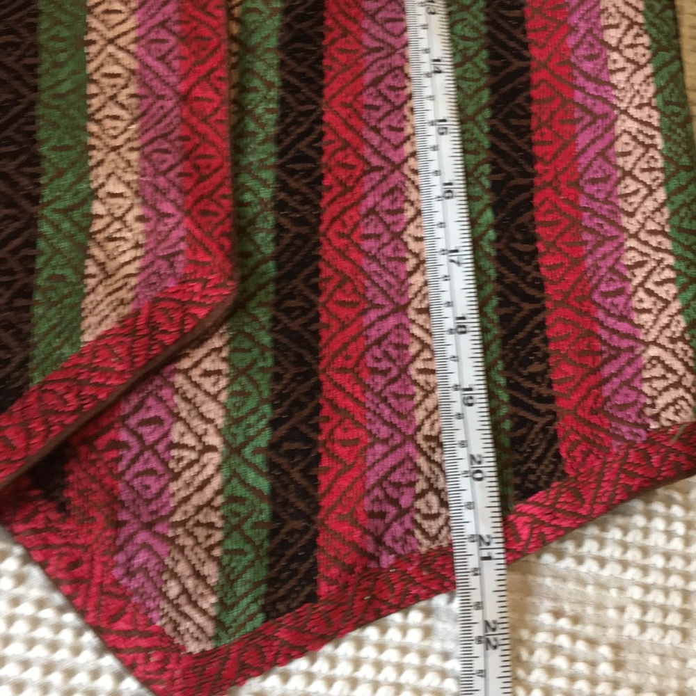 Embroidered vest - Picture 7 of 7